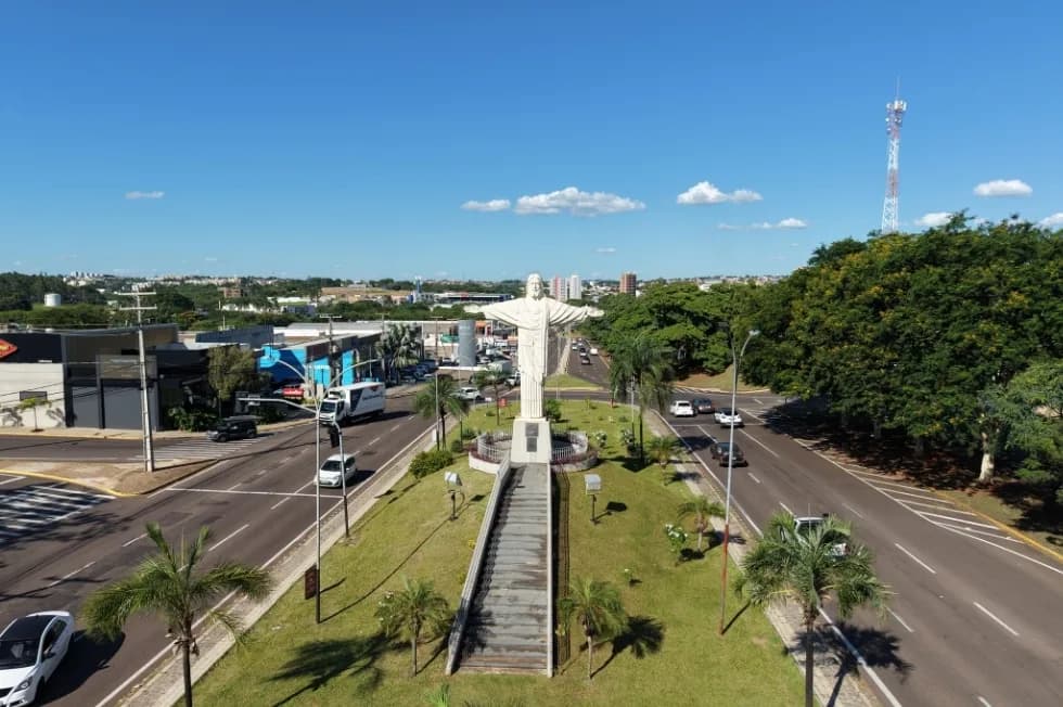 Tarcísio lidera com folga a corrida ao Governo de SP nas pesquisas de setembro